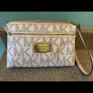 Michael Kors wristlet